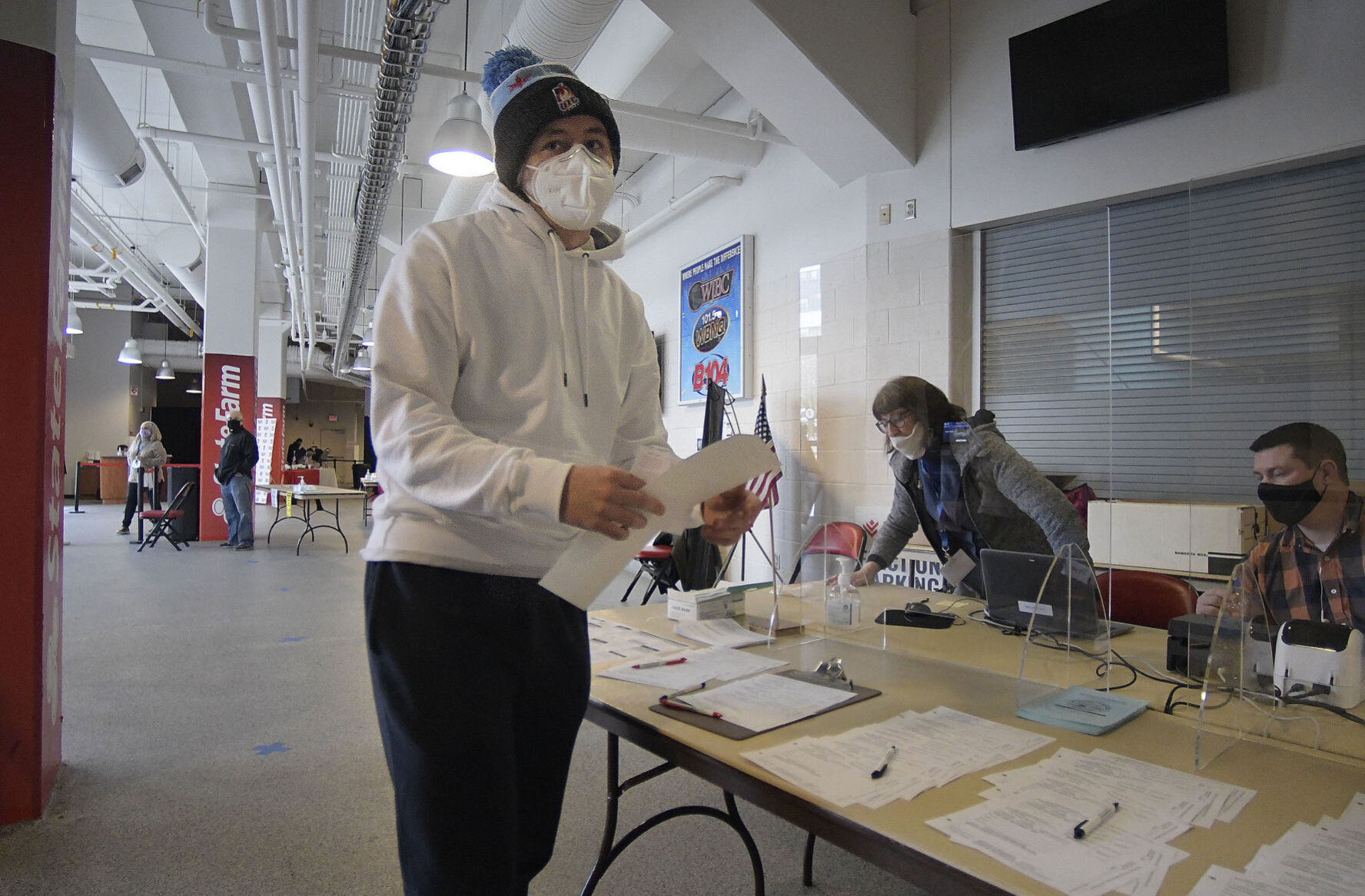 110120-blm-loc-6voting
